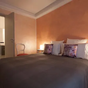ela-guest-house.it-romehotels.com/