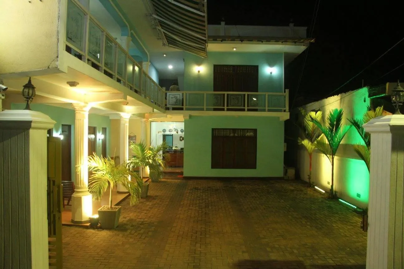 Hotel Romano Negombo Oda ve Kahvaltı